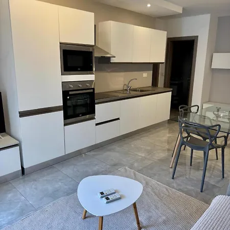 Апартаменты Champagne Garden *