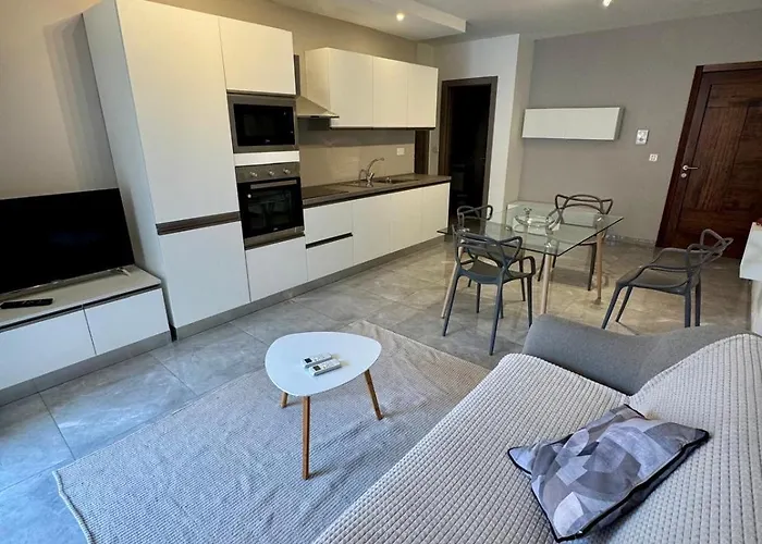 Апартаменты Champagne Garden Сент-Полс-Бей